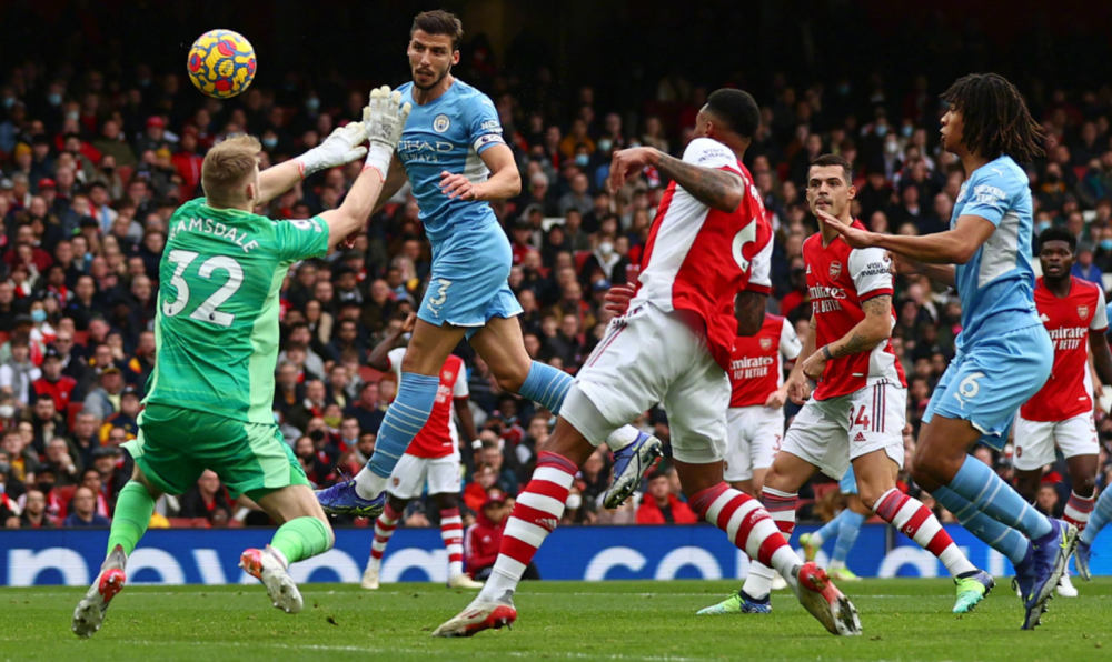  沃克门线救险保住曼城关键一分  