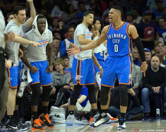  布伦森末节发威尼克斯险胜76人获三连胜