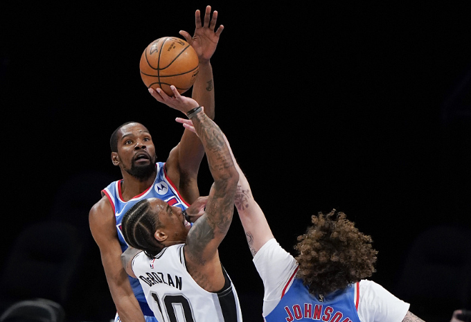  阿德巴约统治攻防两端，热火轻取魔术豪取四连胜