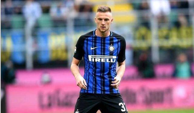  那不勒斯角球战术发威，金玟哉头球破门制胜